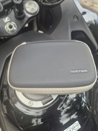 Navigatore satellitare tom - tom,